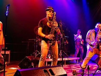 Live music 2