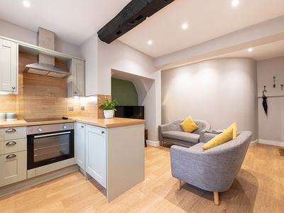 Coach house 2